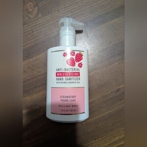 Bath and body works strawberry pound cake hand sanitizer pump